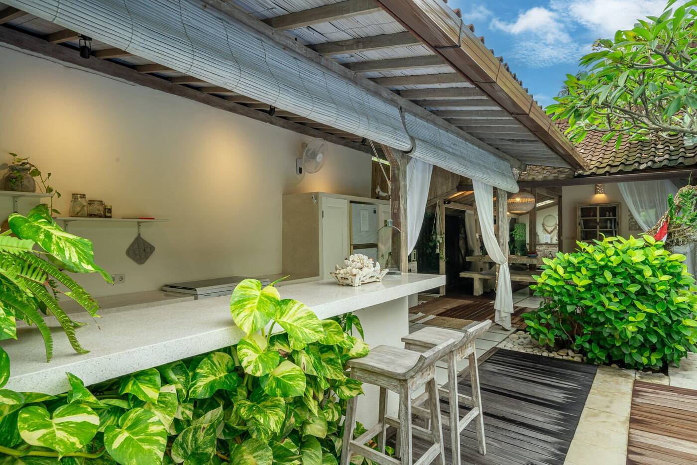 Poolside bar with stools, Villa Desa Naga 1, Bali